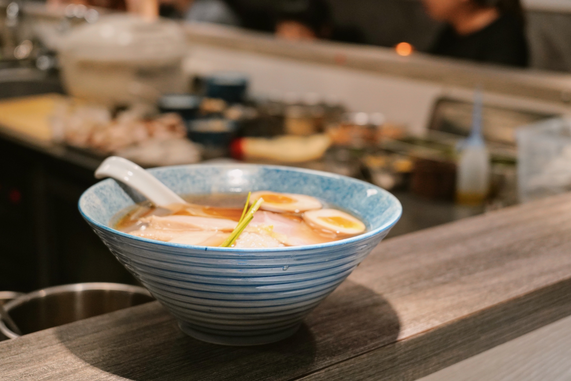 鵲喜沾麵專門店：台中北區必吃拉麵，中國醫、中友百貨商圈全新開幕