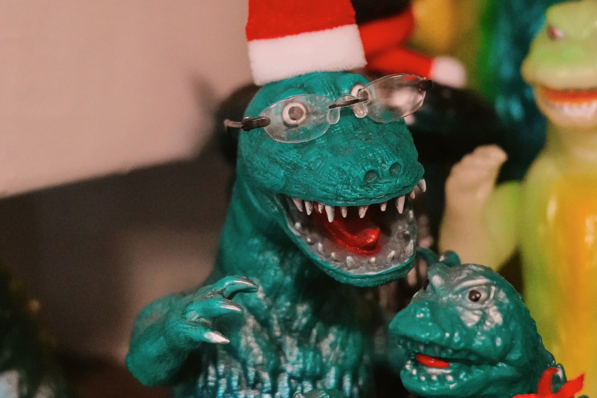 怪獸喫茶：高雄鹽埕巷弄內老宅咖啡廳，超多哥吉拉、恐龍，怪萌怪萌可愛爆擊！