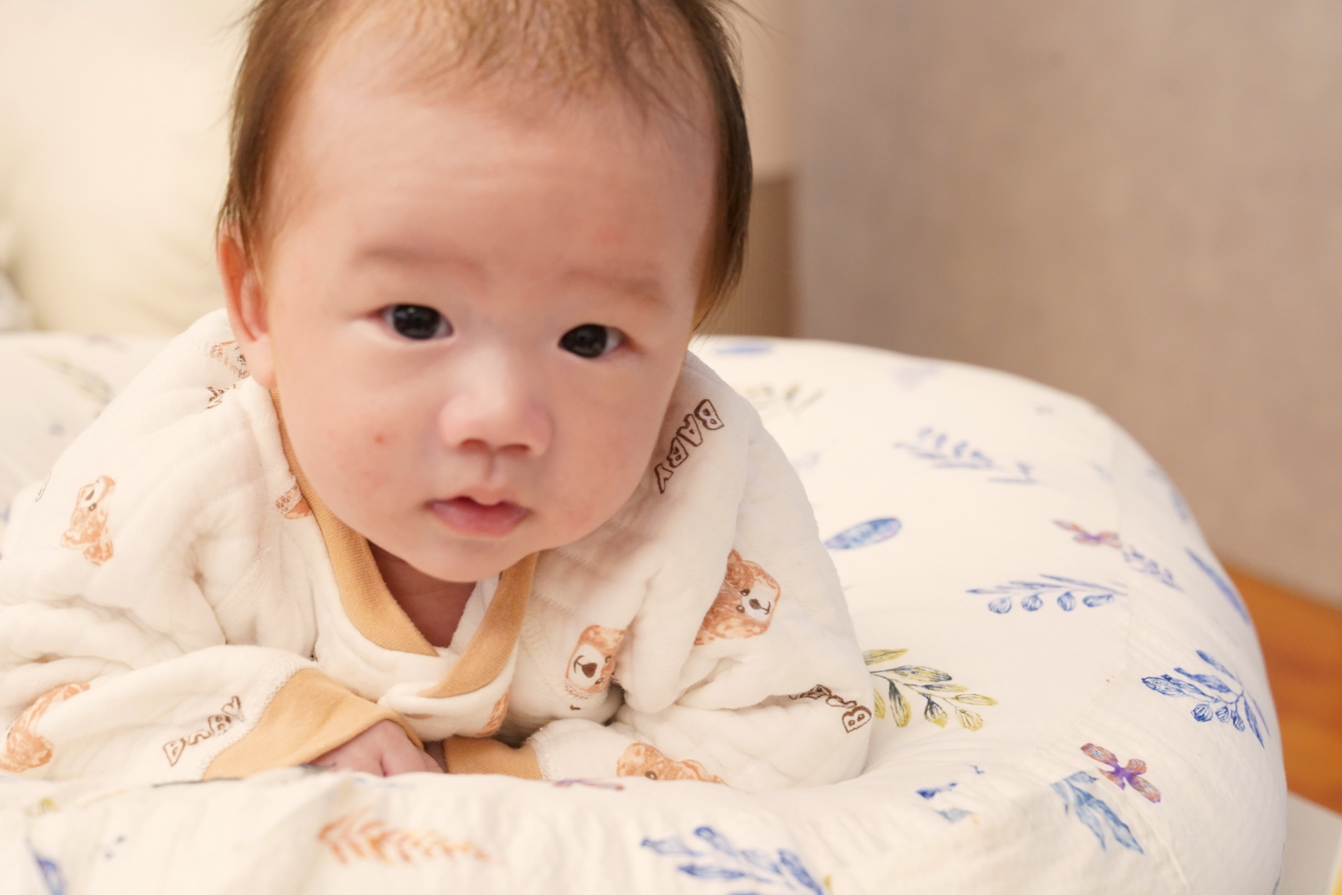 Elava 韓國包巾、甜甜圈互動枕及舒眠枕！讓寶寶安心睡過夜的秘訣及早期粗動作訓練